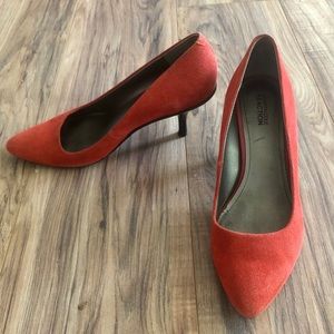 Kenneth Cole Reaction Hill Top Suede Pump